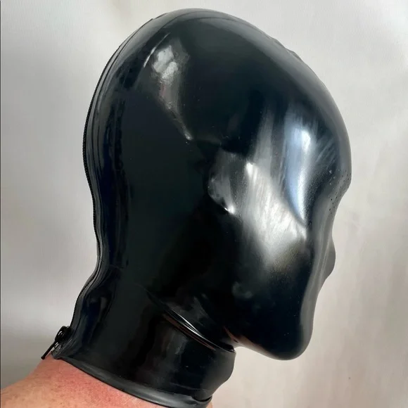 Latex hood with rear zipper Mesh eyes and Nose 0.4mm Latex - Picture 2 of 4